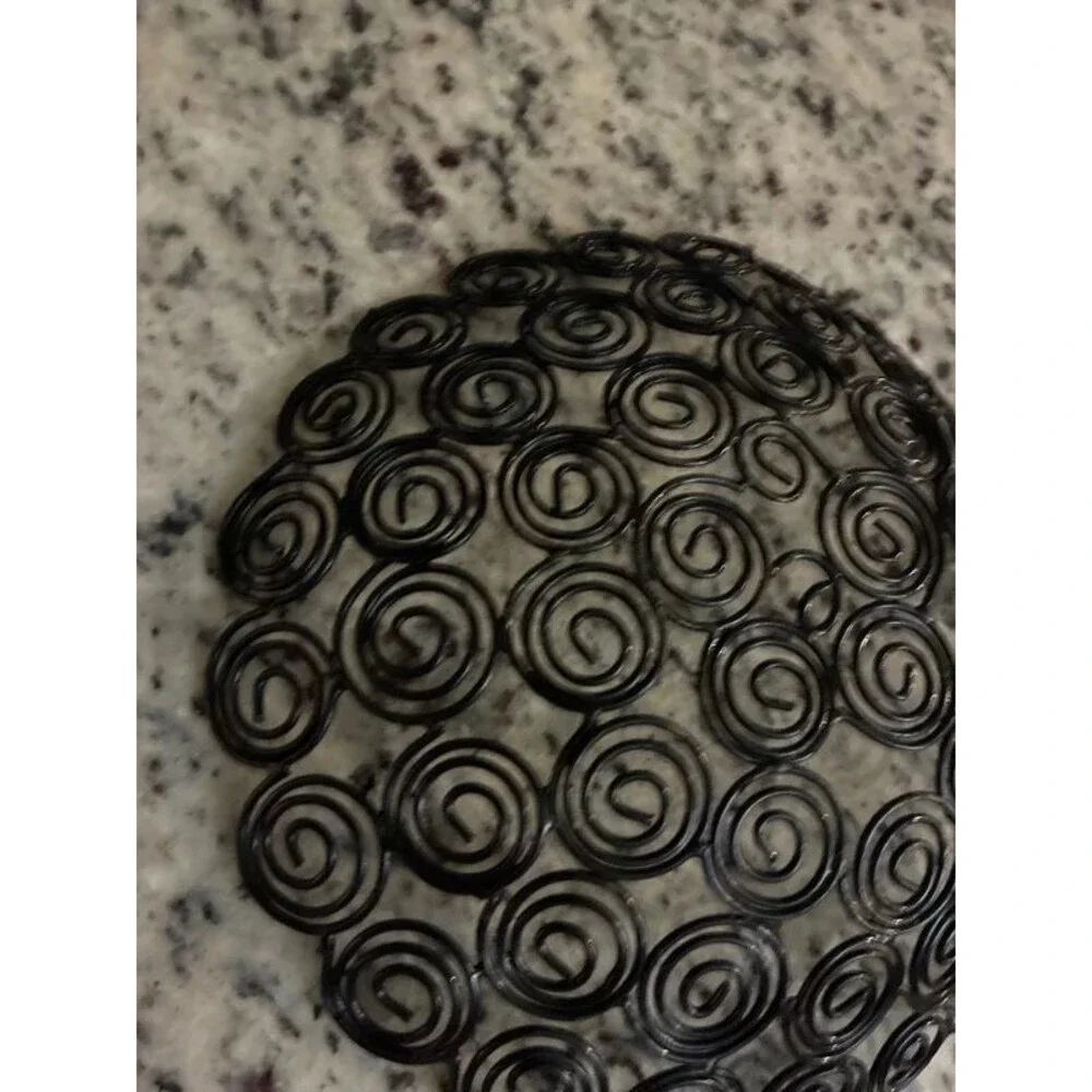 Whimsical circular bowl